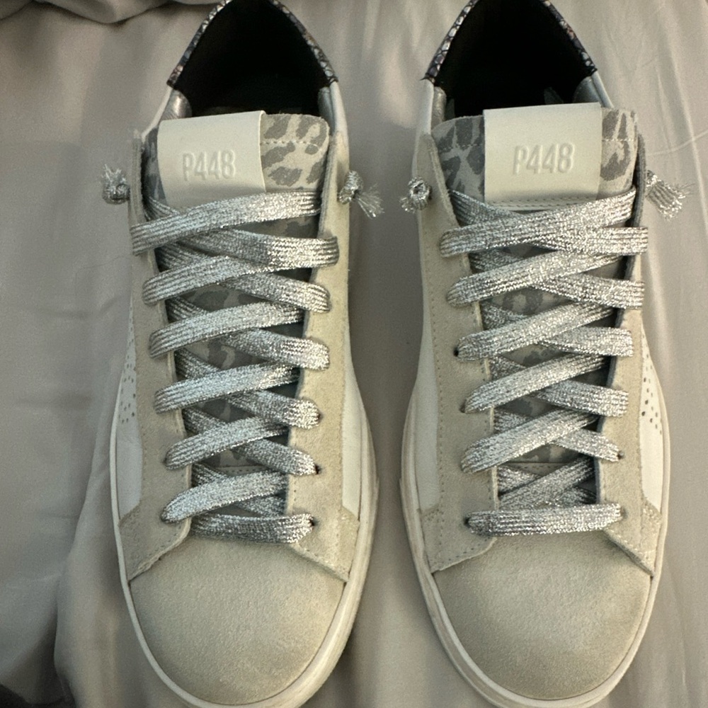 P448 Women’s Sneakers 39 / 8 Us White Silver Snake Leopard Great Condition